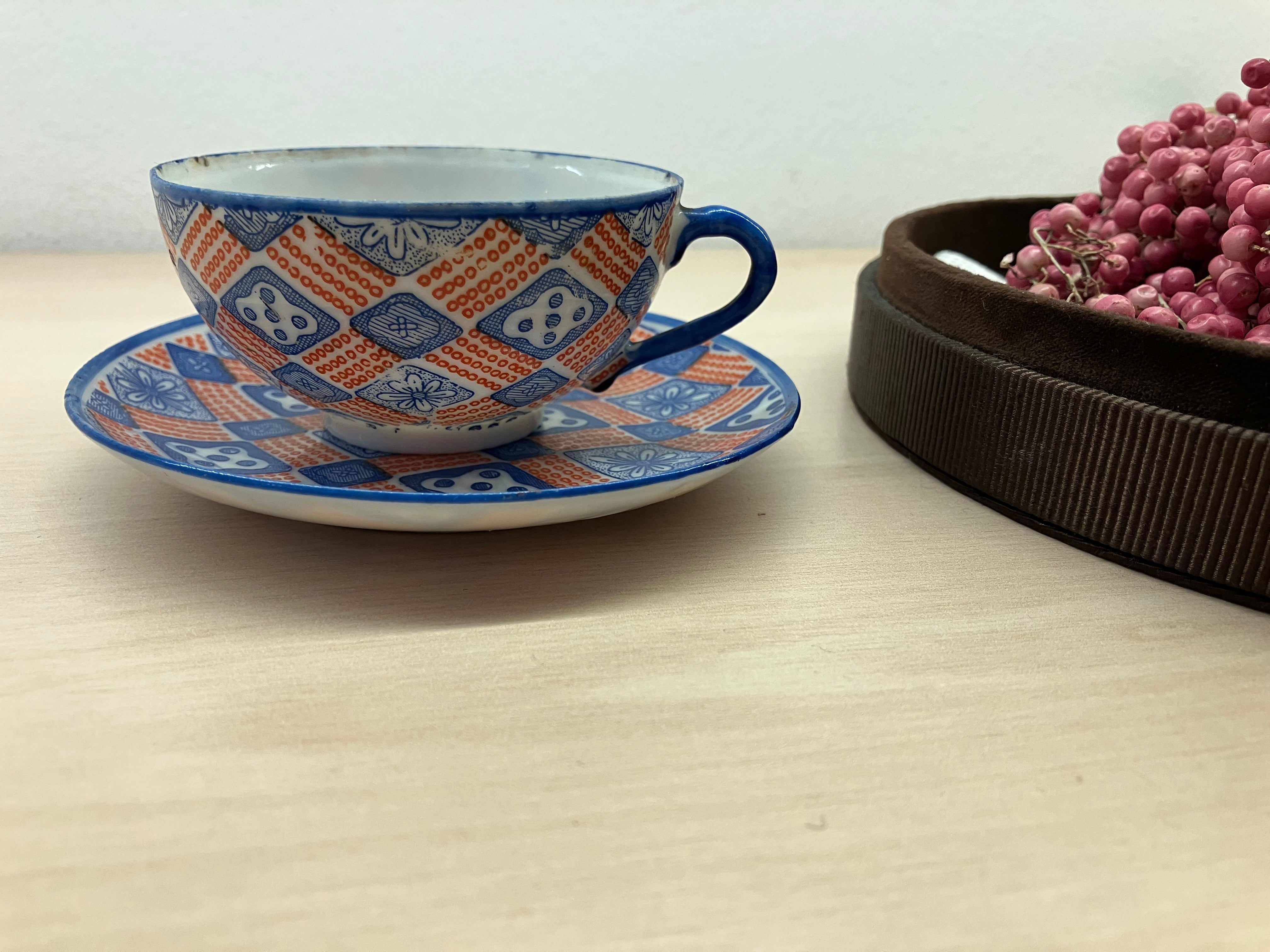 Tazza e piattino orientale