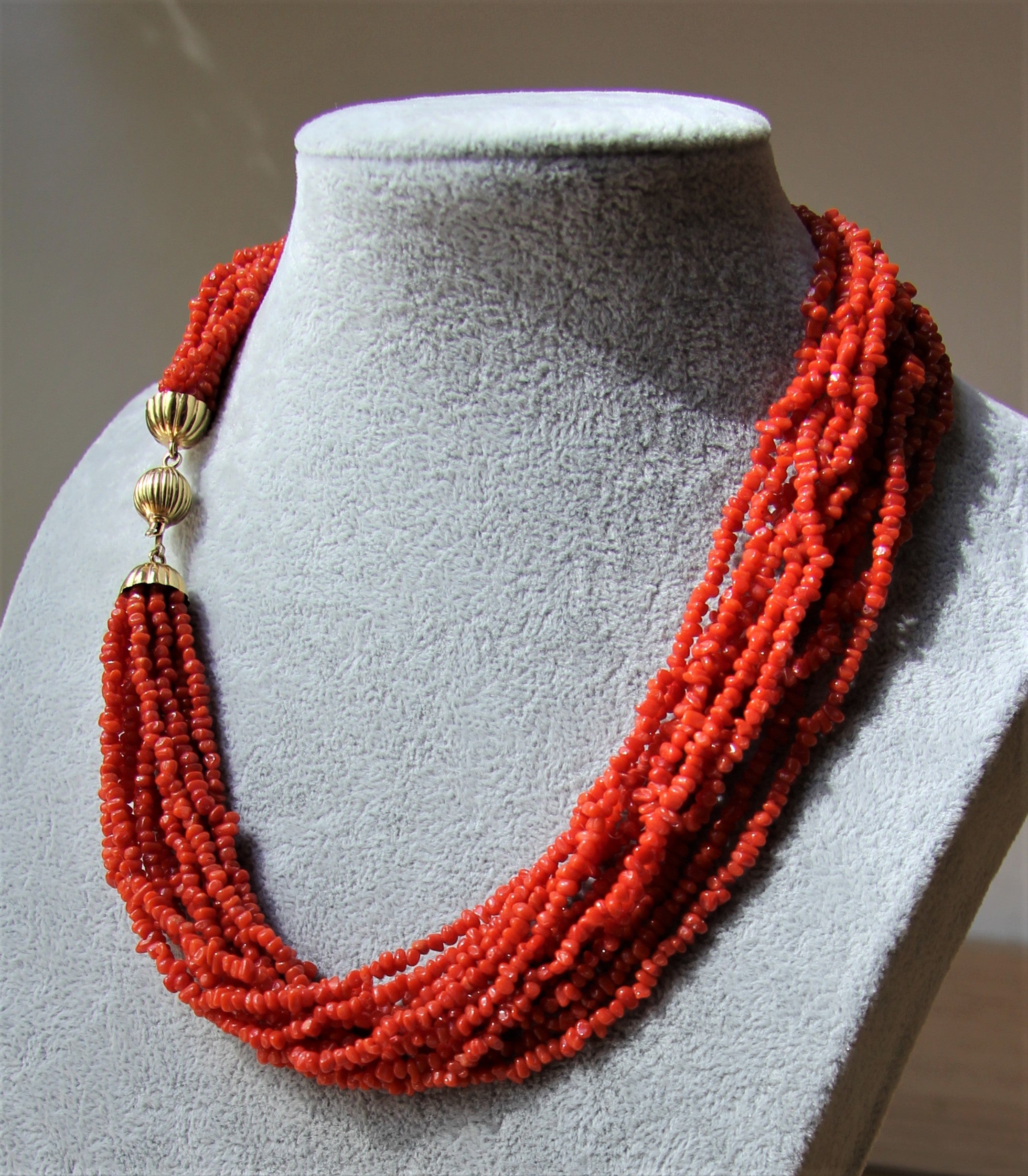 Collana corallo e oro