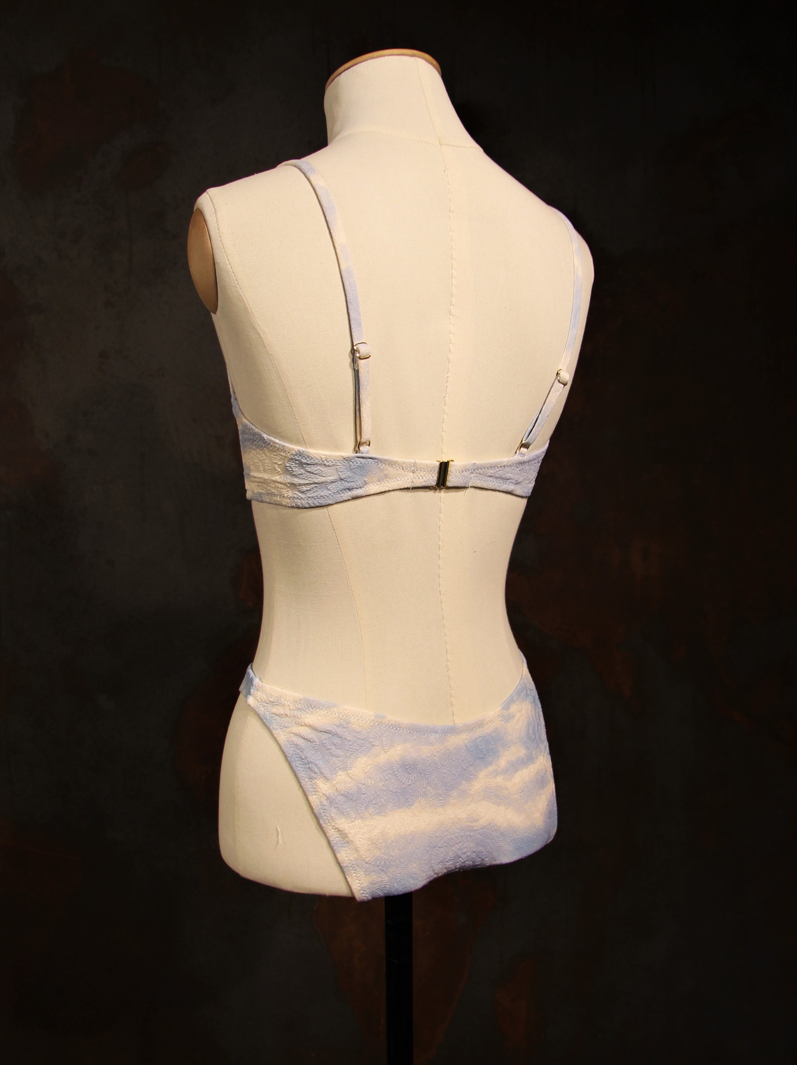 Bikini azzurro goffrato