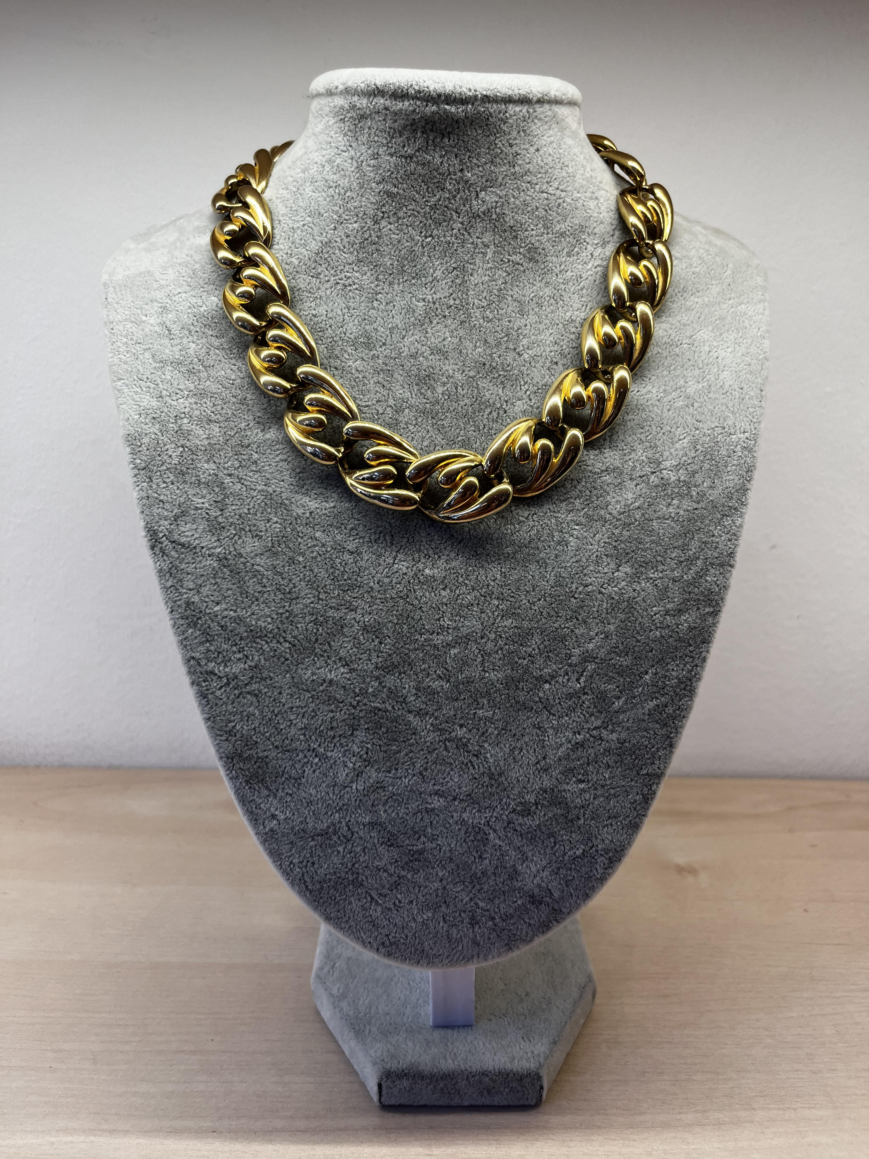قلادة الخمسينيات