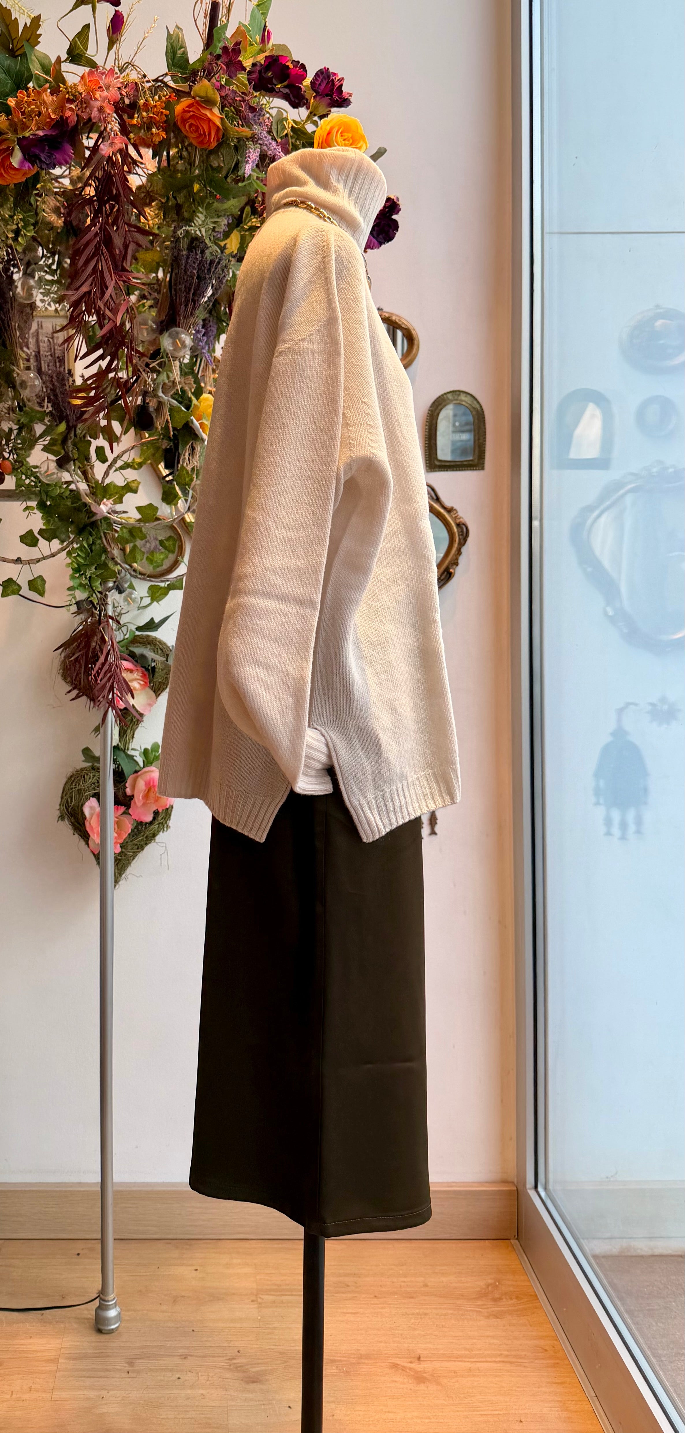 Maglia dolcevita avorio