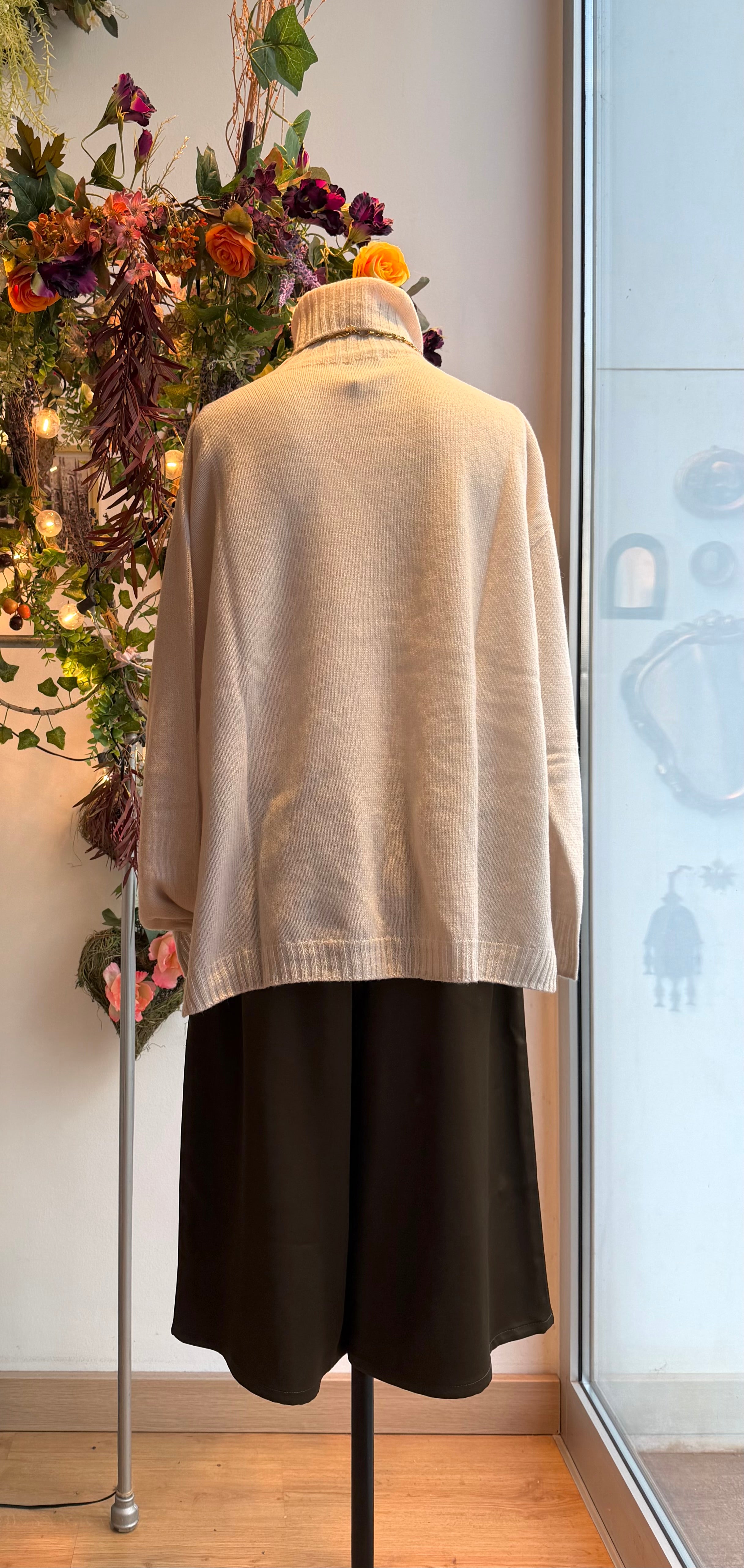 Maglia dolcevita avorio