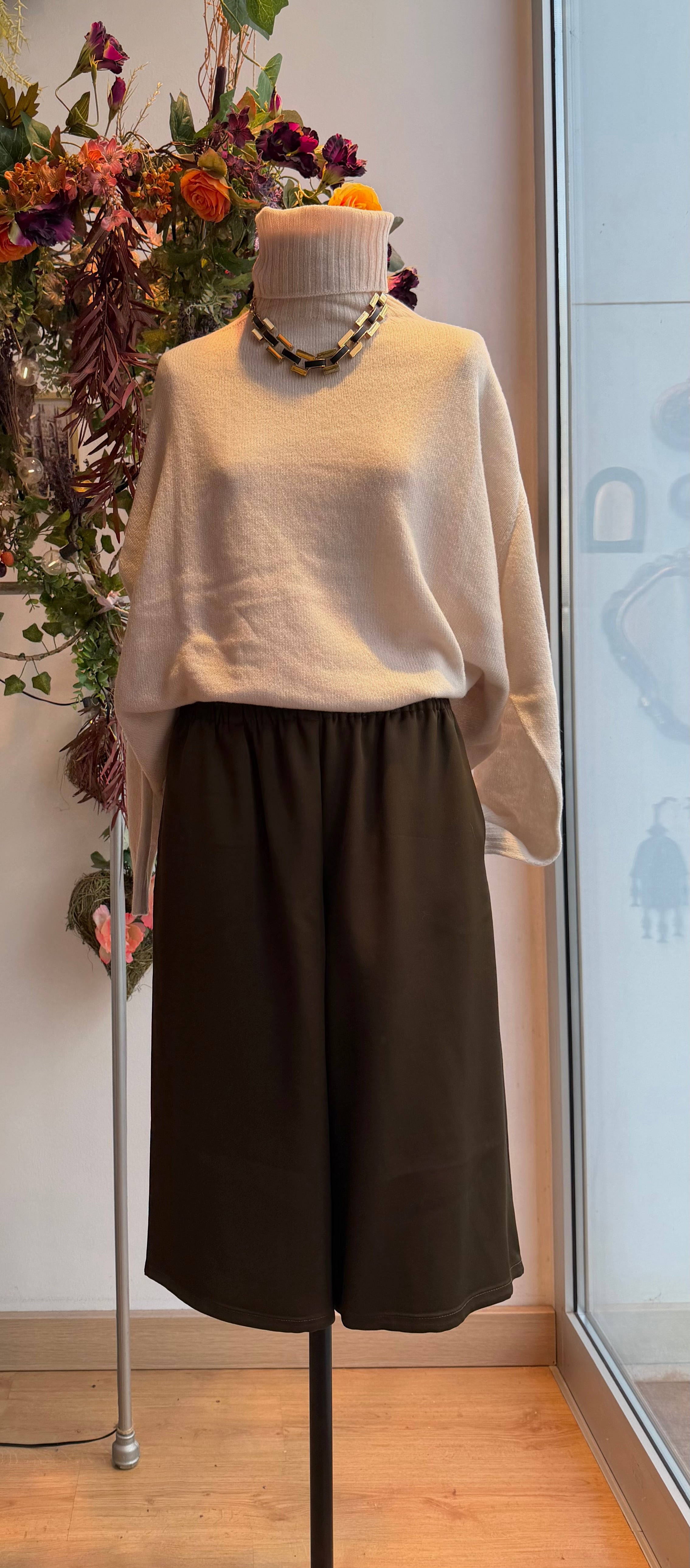 Maglia dolcevita avorio