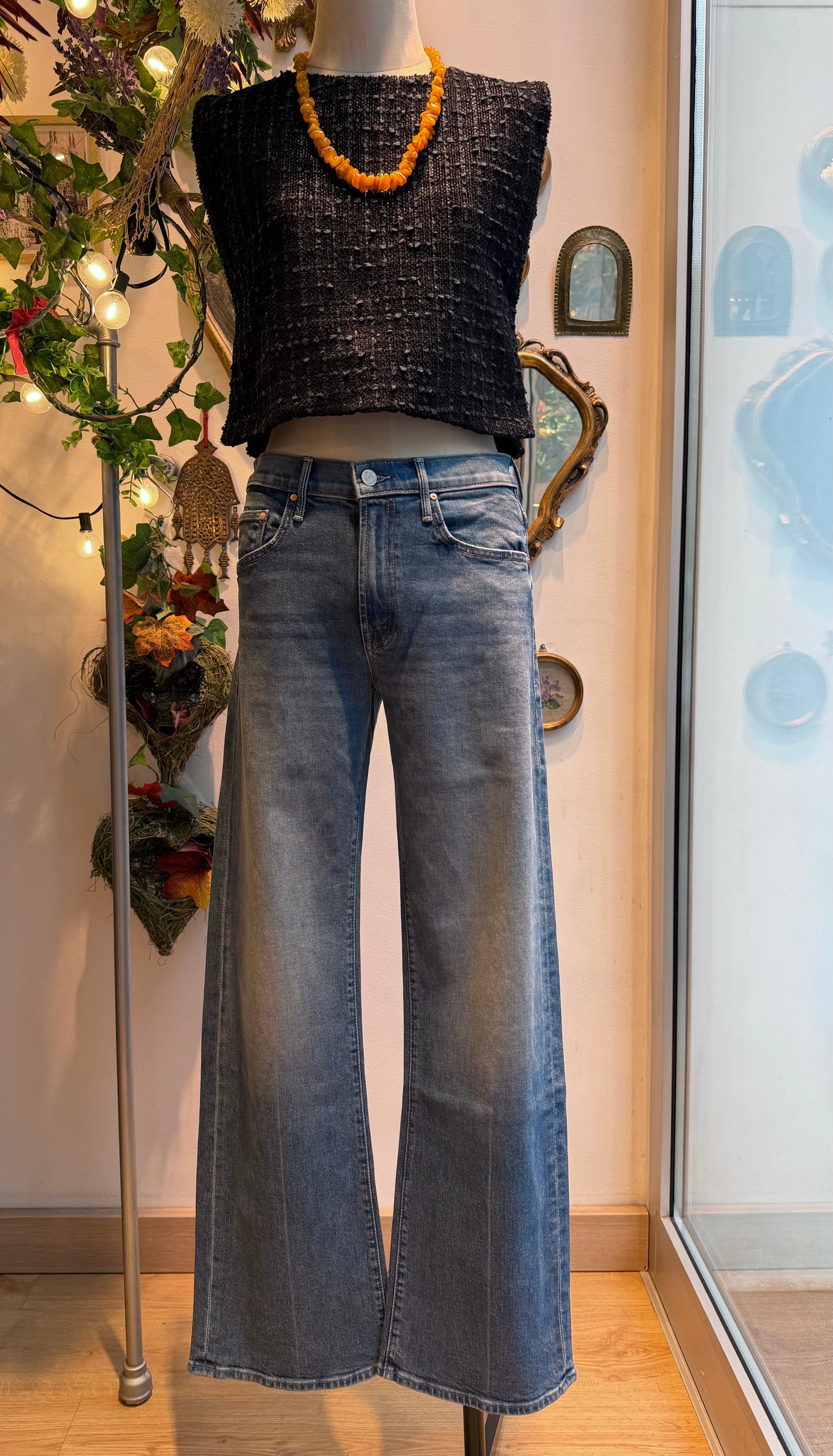 Mid barrel denim