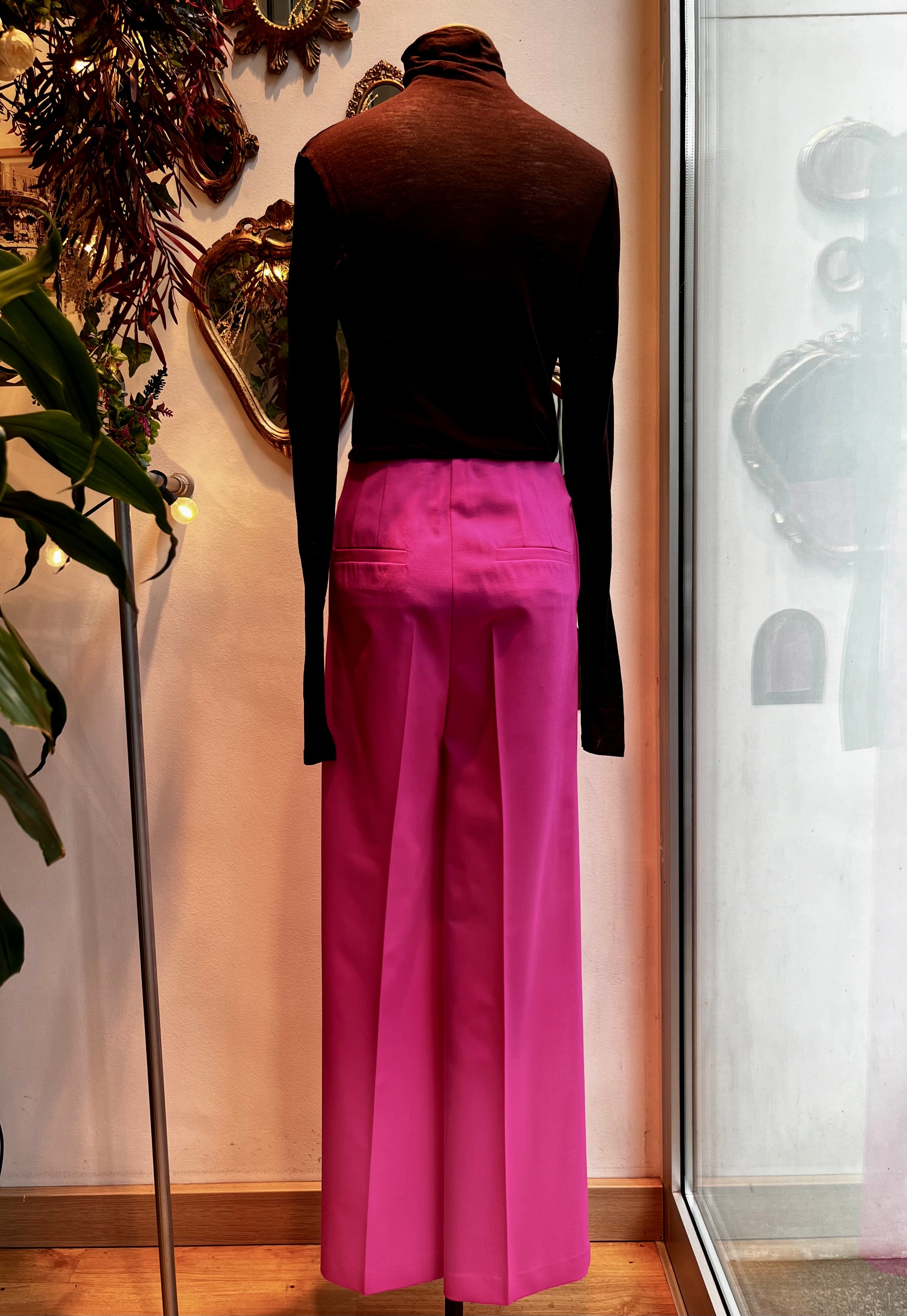 Fuchsiafarbene Hose