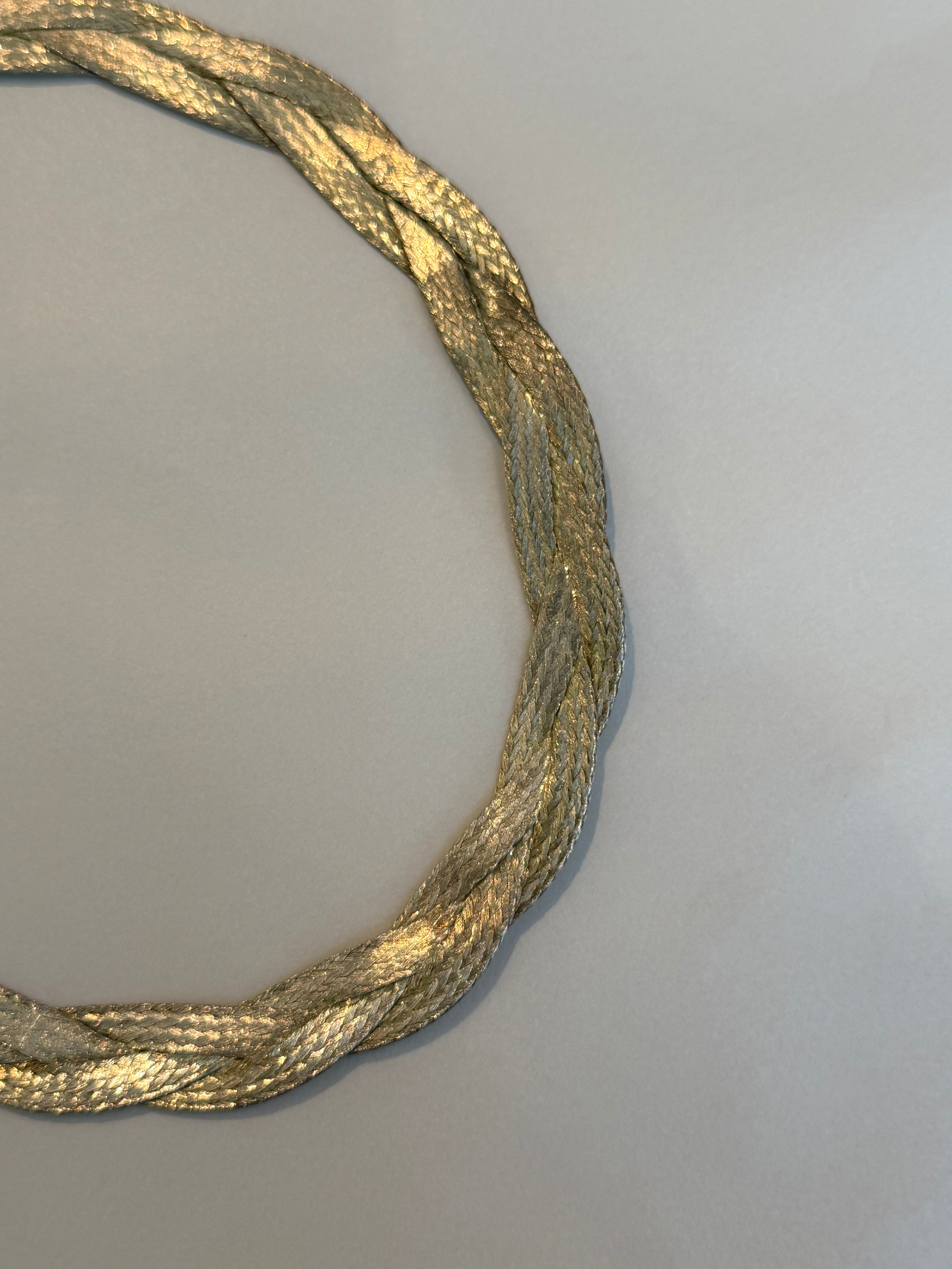 Collier piatto