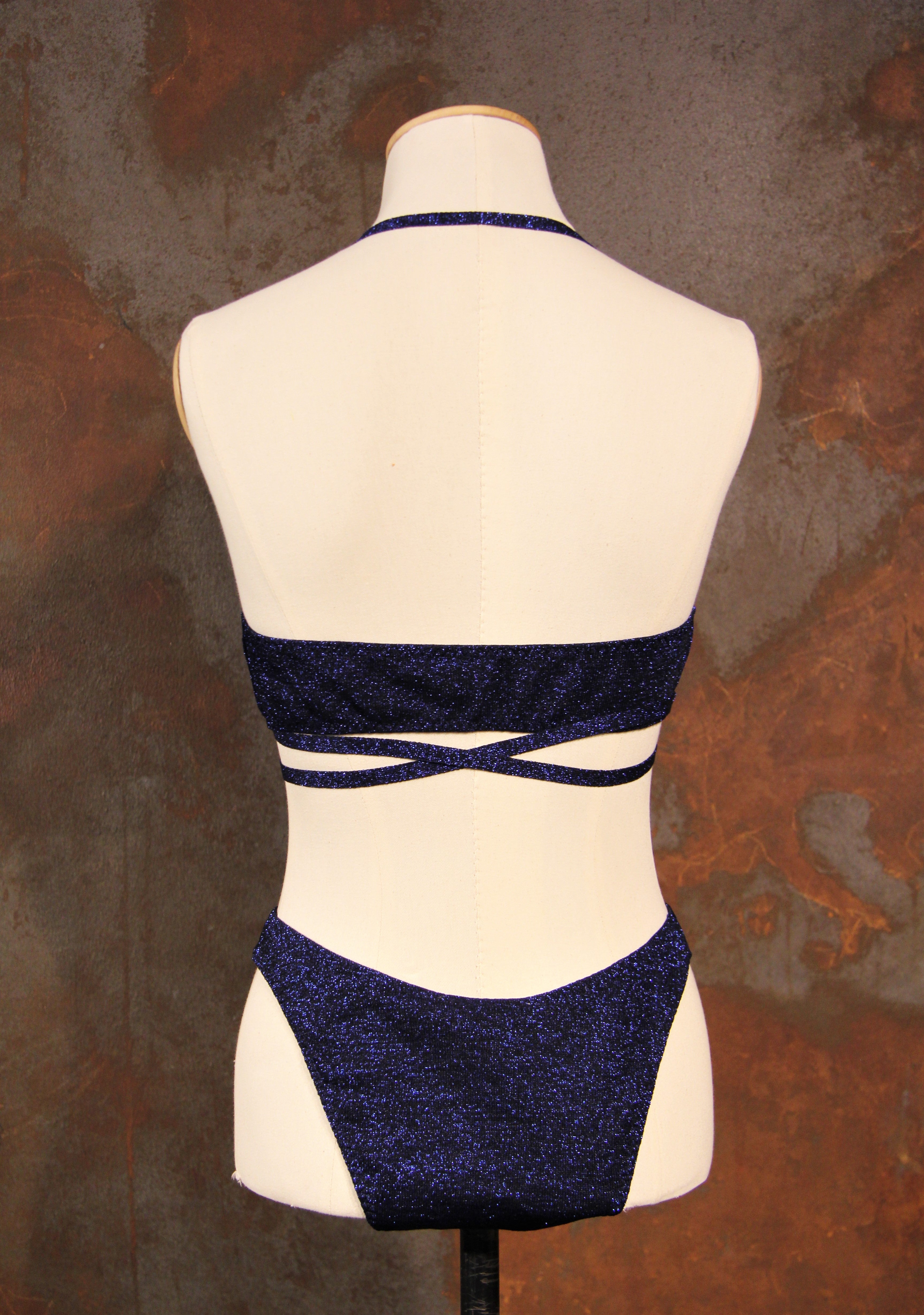 Marineblauer Bikini-Badeanzug