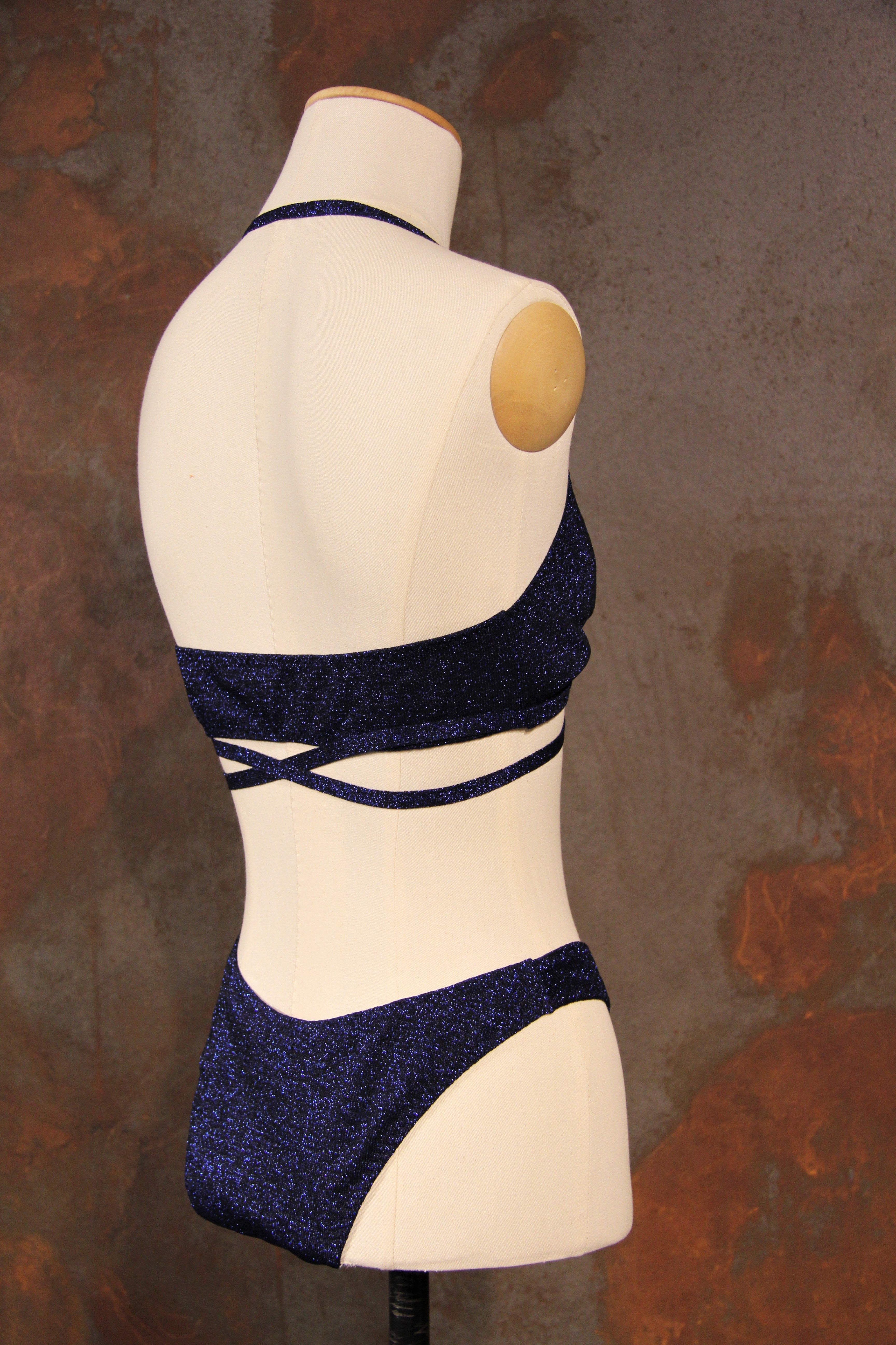 Marineblauer Bikini-Badeanzug